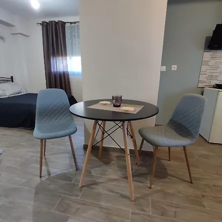 Aithra * Триполис